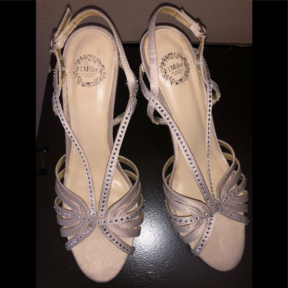 New sandals never used, no box